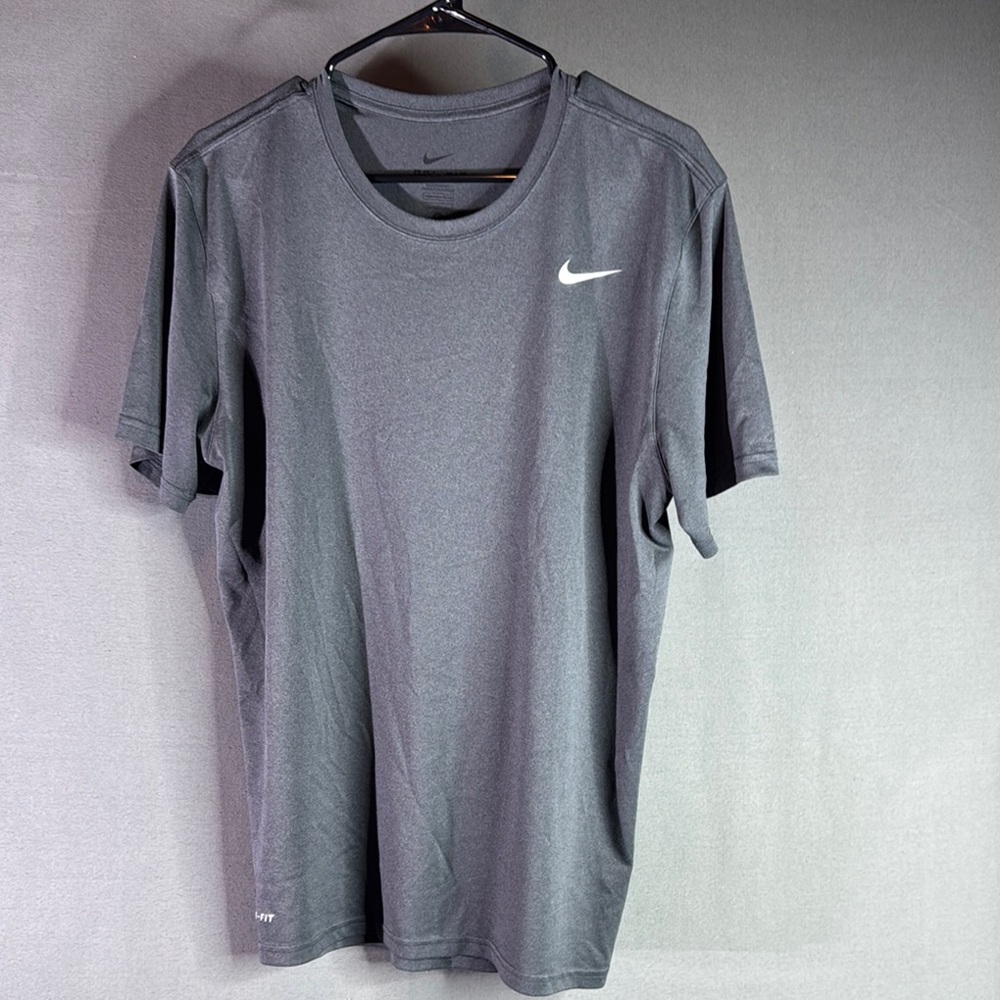 Nike Gray Short Sleeve Tee Performance Shirt men’s size large